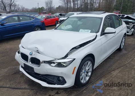 2017 BMW 320 Xi z USA, uszkodzony, nr VIN WBA8E5G5XHNU22436